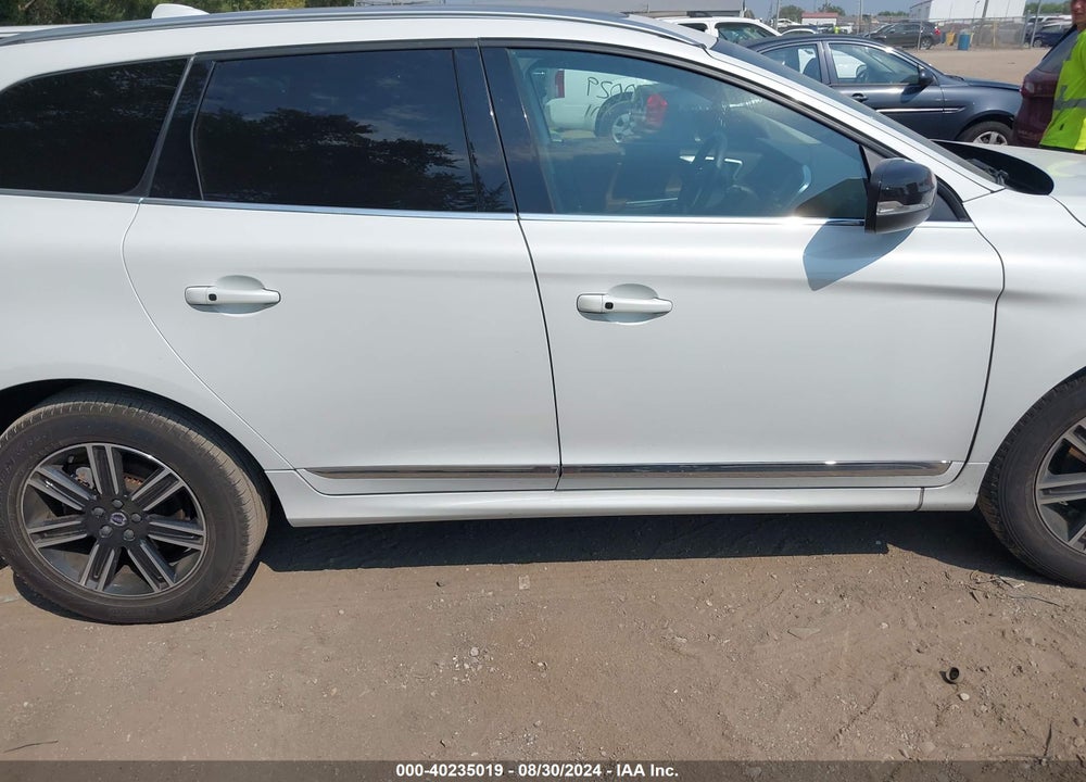 2017 VOLVO XC60 T5 DYNAMIC VIN: YV440MDR9H2225287