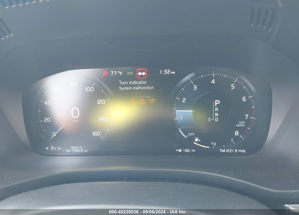 2018 VOLVO XC60 T5 MOMENTUM VIN: LYV102RK8JB122615