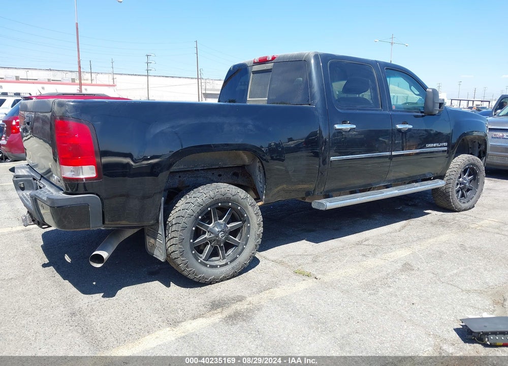 2011 GMC SIERRA 2500HD DENALI VIN: 1GT125C83BF145742