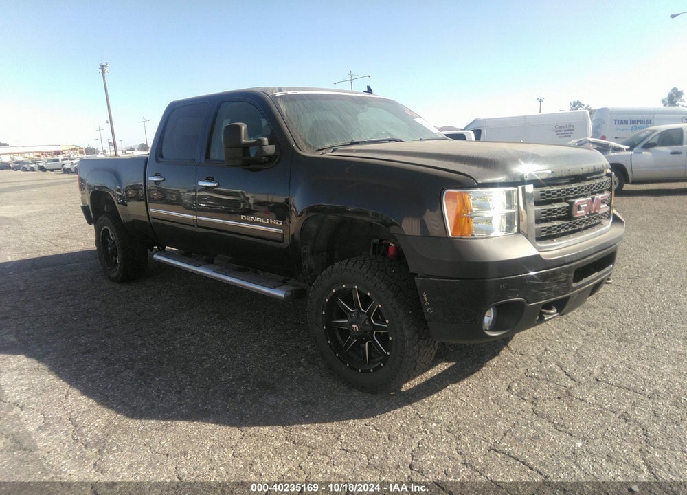 2011 GMC SIERRA 2500HD DENALI VIN: 1GT125C83BF145742