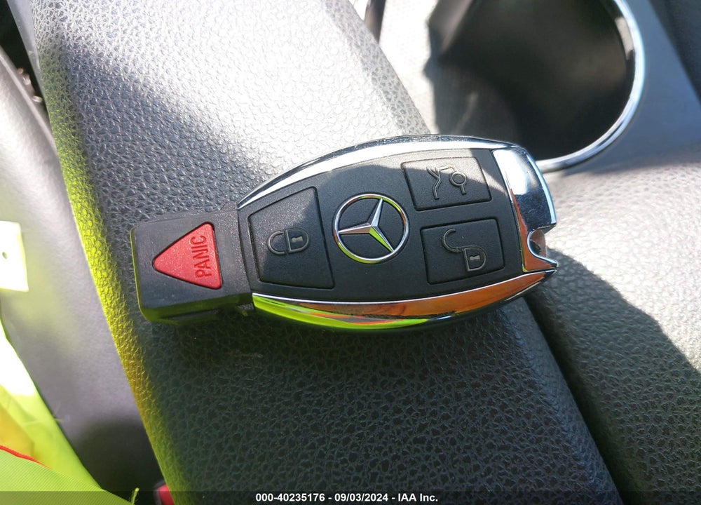 2011 MERCEDES-BENZ C 300 LUXURY 4MATIC/SPORT 4MATIC VIN: WDDGF8BB9BR186622