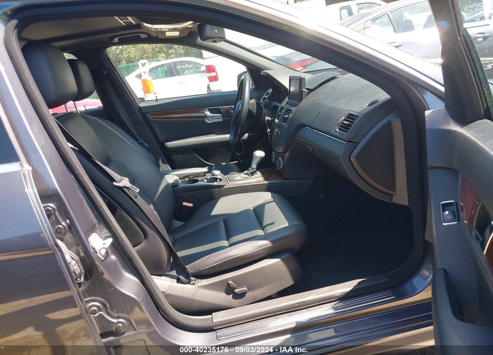 2011 MERCEDES-BENZ C 300 LUXURY 4MATIC/SPORT 4MATIC VIN: WDDGF8BB9BR186622