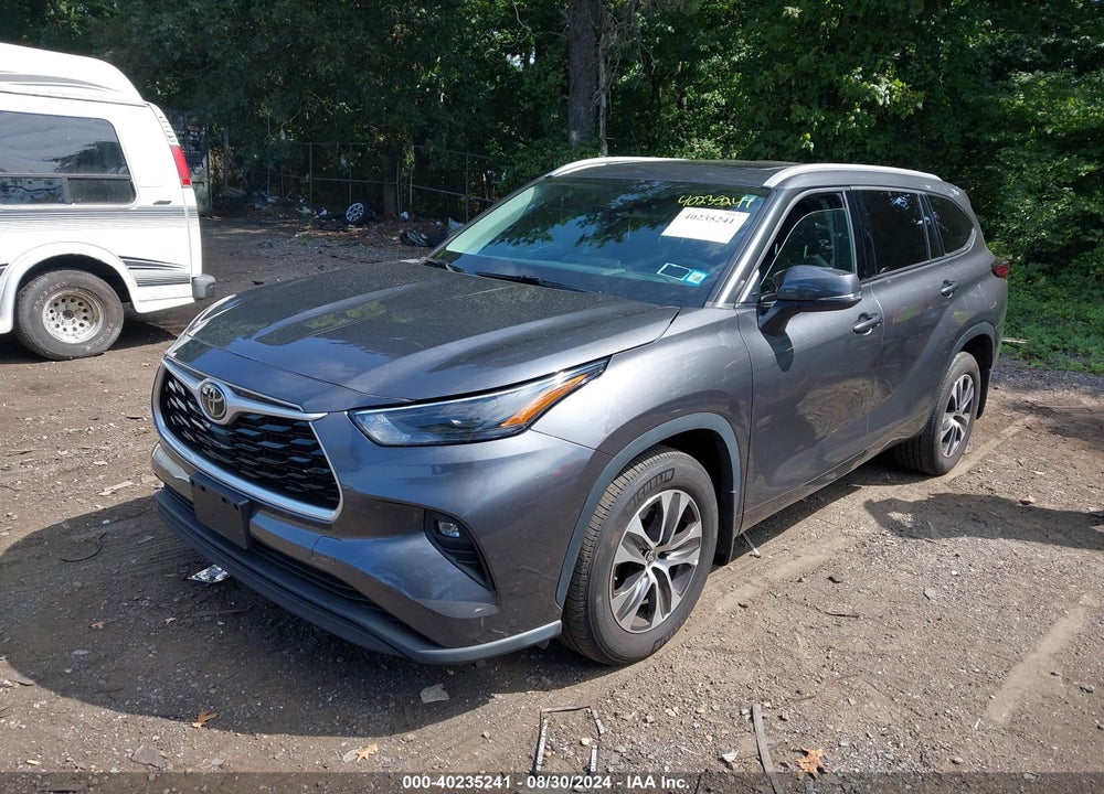 2022 TOYOTA HIGHLANDER XLE VIN: 5TDGZRBH0NS197025