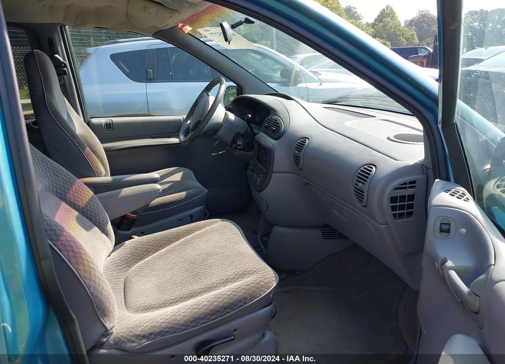 1999 DODGE GRAND CARAVAN VIN: 2B4GP24G5XR148218