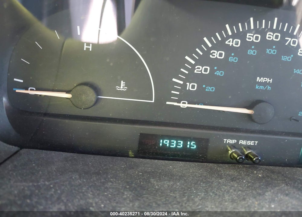 1999 DODGE GRAND CARAVAN VIN: 2B4GP24G5XR148218