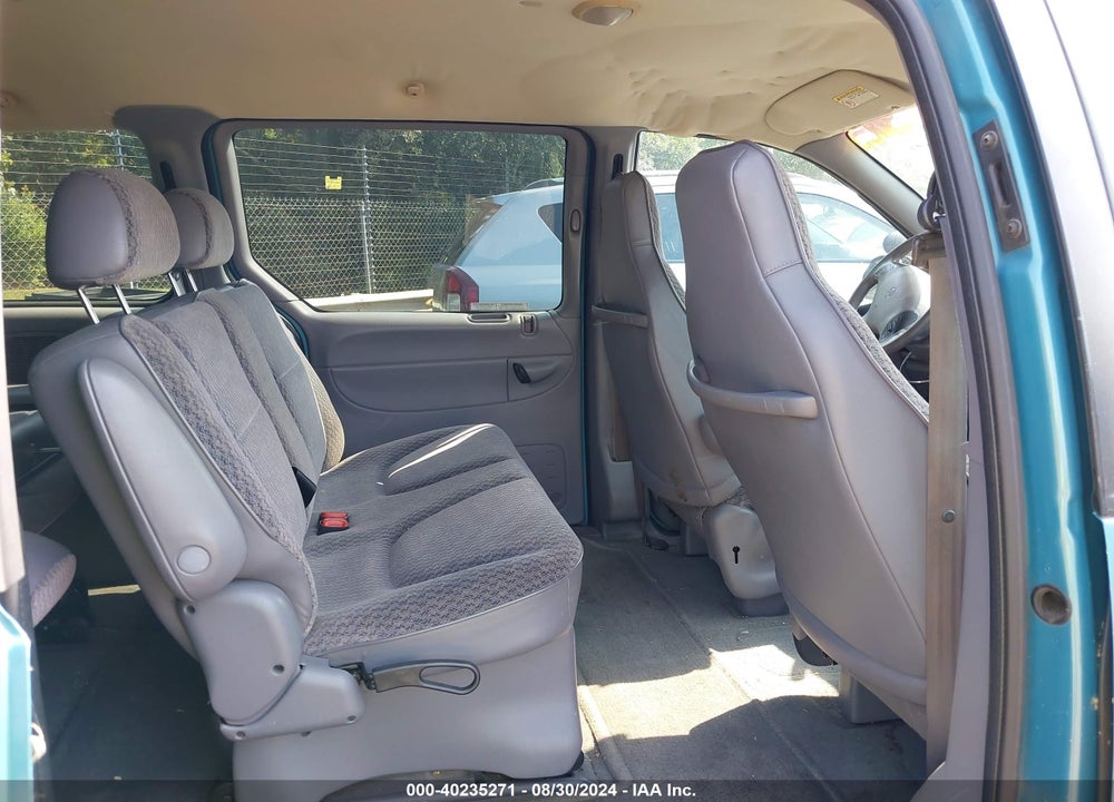 1999 DODGE GRAND CARAVAN VIN: 2B4GP24G5XR148218