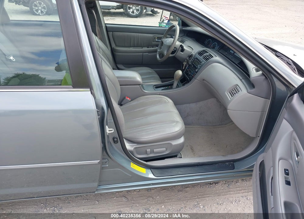 2001 TOYOTA AVALON VIN: 4T1BF28B01U180305