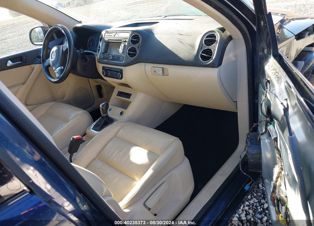 2011 VOLKSWAGEN TIGUAN SEL VIN: WVGBV7AX9BW540246