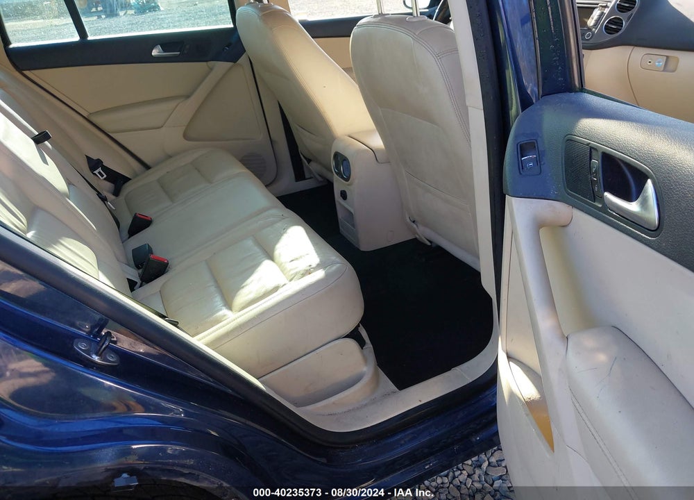 2011 VOLKSWAGEN TIGUAN SEL VIN: WVGBV7AX9BW540246