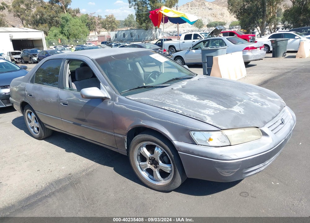 1998 TOYOTA CAMRY LE VIN: JT2BG22K3W0219082