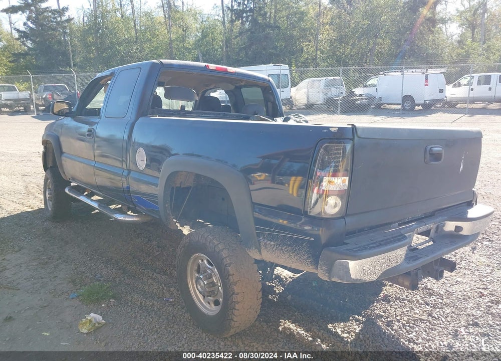 2005 GMC SIERRA 2500HD SLE VIN: 1GTHK29U55E268339