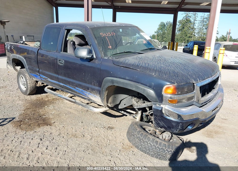 2005 GMC SIERRA 2500HD SLE VIN: 1GTHK29U55E268339