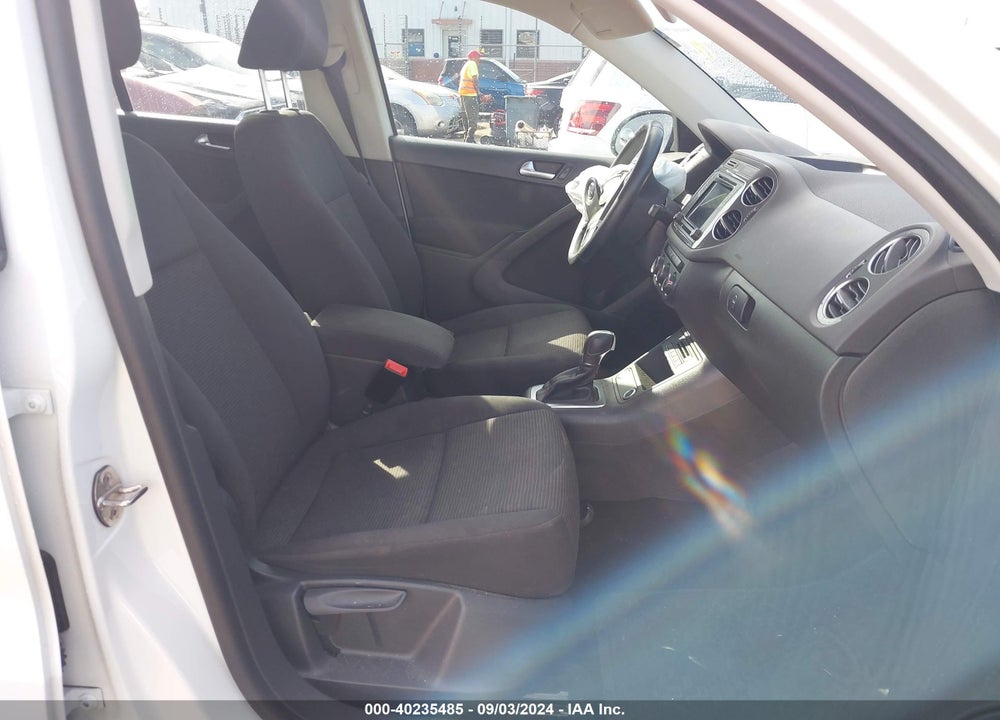 2017 VOLKSWAGEN TIGUAN 2.0T/2.0T S VIN: WVGAV7AX5HK053041