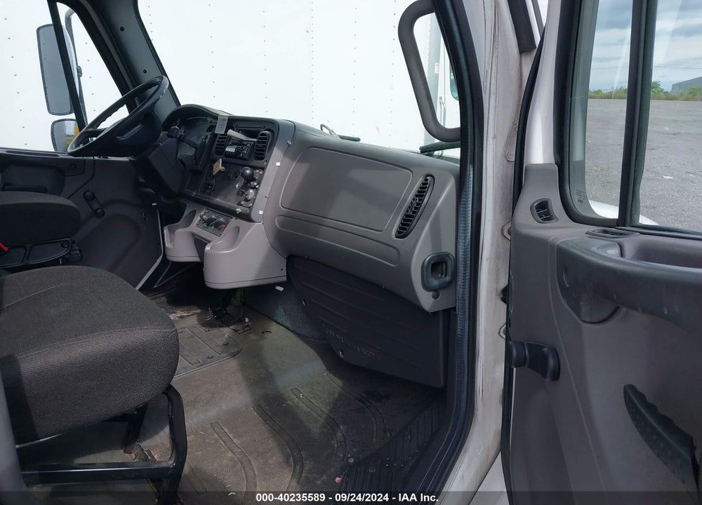 2013 FREIGHTLINER M2 106 MEDIUM DUTY VIN: 1FVACXDT0DDFB1024