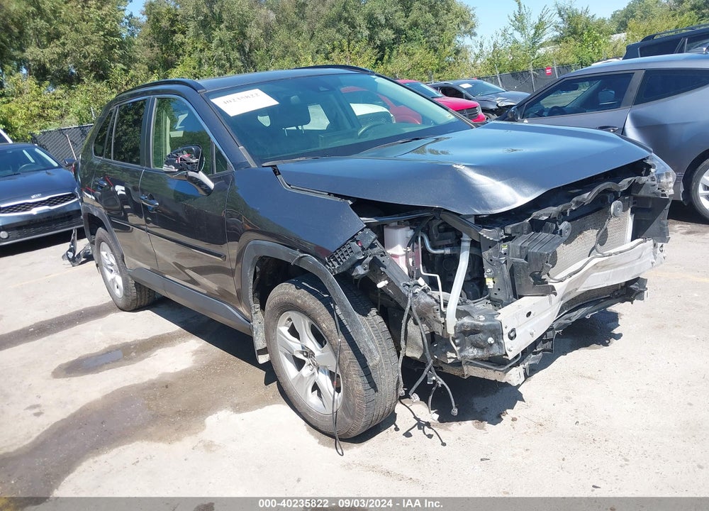 2019 TOYOTA RAV4 XLE VIN: JTMP1RFV2KD008194