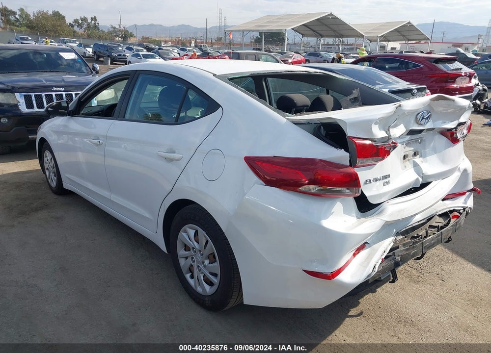 2018 HYUNDAI ELANTRA SE VIN: 5NPD74LFXJH330625