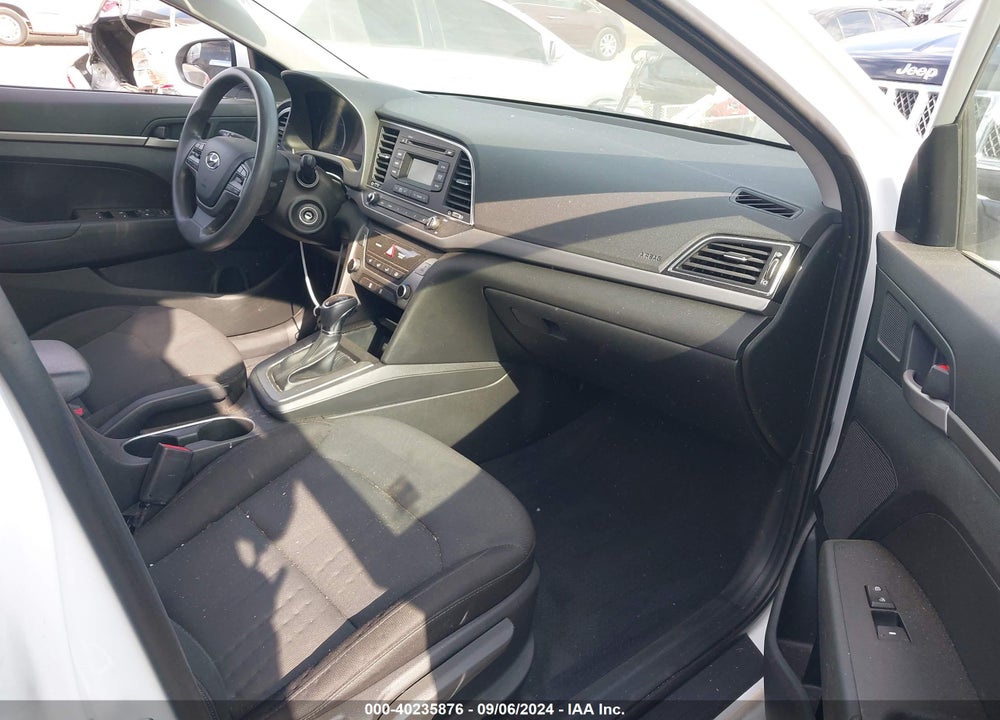 2018 HYUNDAI ELANTRA SE VIN: 5NPD74LFXJH330625