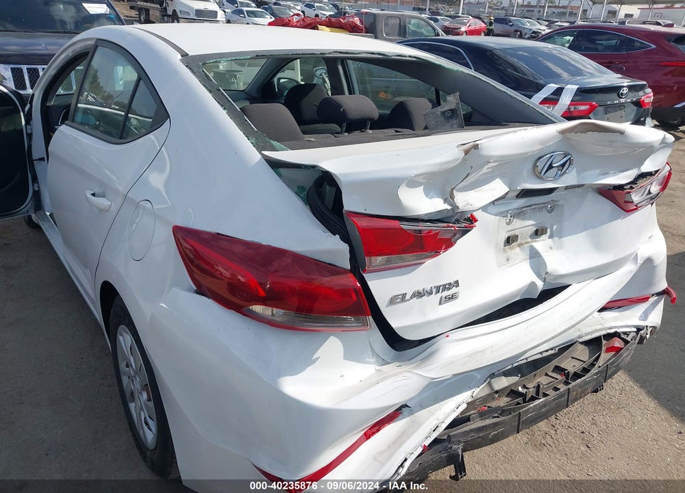 2018 HYUNDAI ELANTRA SE VIN: 5NPD74LFXJH330625