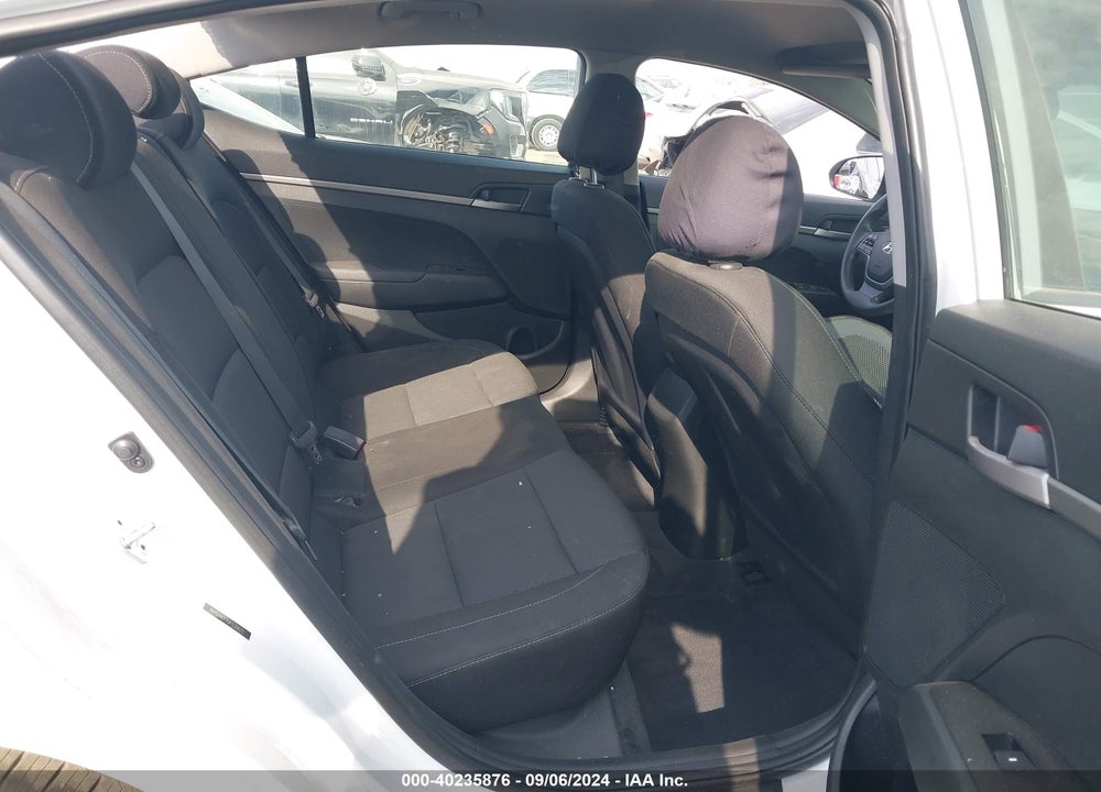 2018 HYUNDAI ELANTRA SE VIN: 5NPD74LFXJH330625