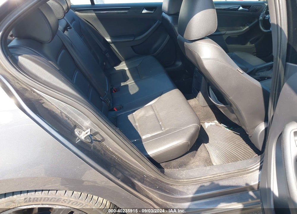 2018 VOLKSWAGEN JETTA 1.8T SE SPORT VIN: 3VWD17AJ4JM229663