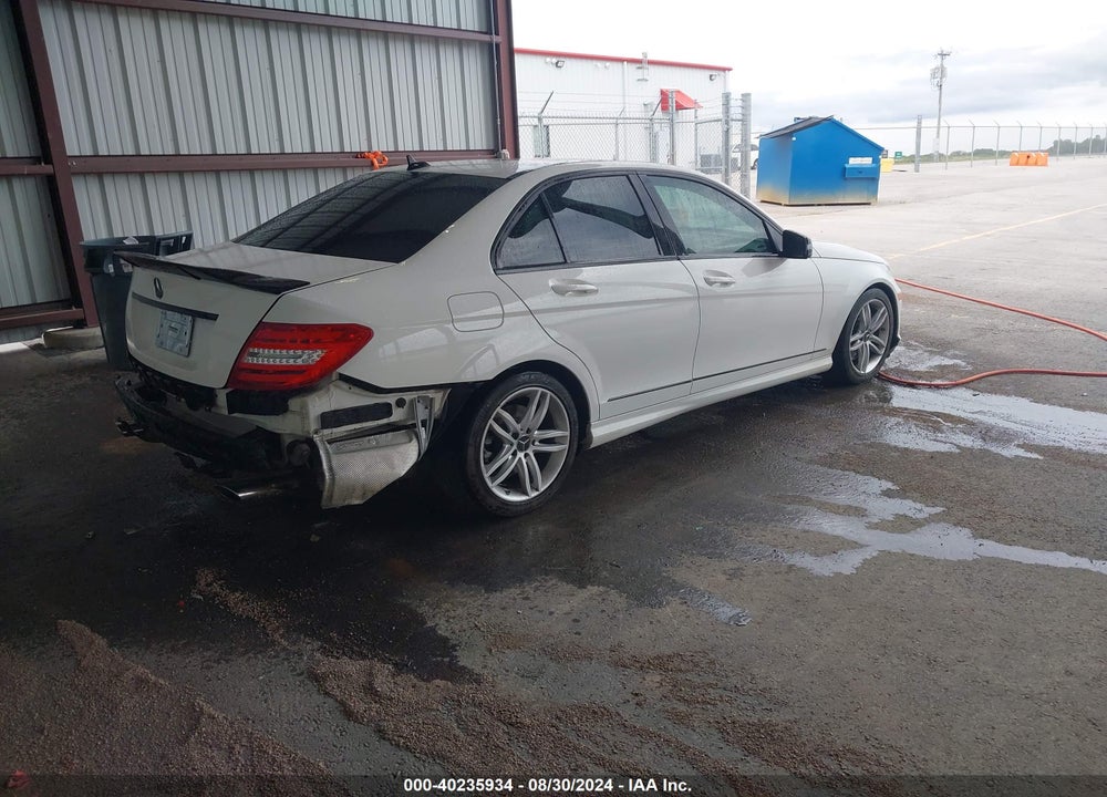 2014 MERCEDES-BENZ C 300 LUXURY 4MATIC/SPORT 4MATIC VIN: WDDGF8AB0ER317488