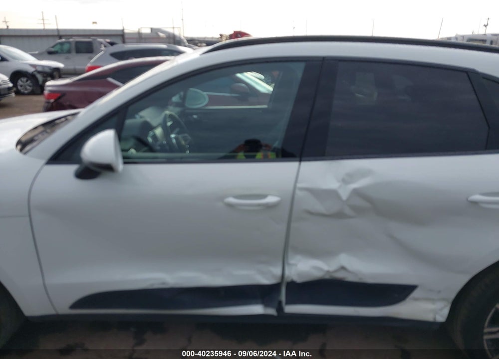 2016 PORSCHE MACAN S VIN: WP1AB2A59GLB53052