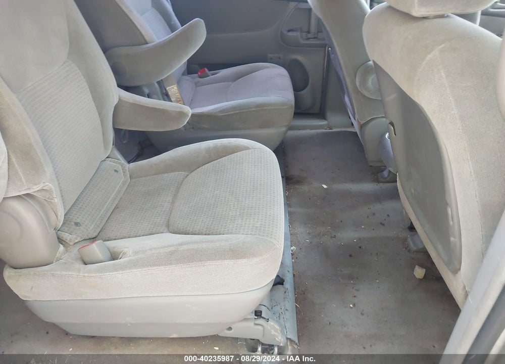 2010 TOYOTA SIENNA CE VIN: 5TDKK4CC8AS298005