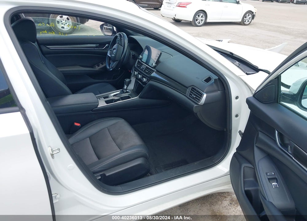 2019 HONDA ACCORD VIN: 1HGCV1F33KA055403