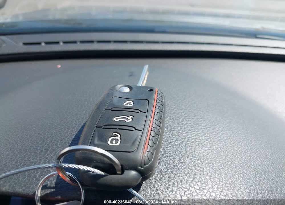 2013 VOLKSWAGEN PASSAT 2.5L S VIN: 1VWAP7A33DC071700