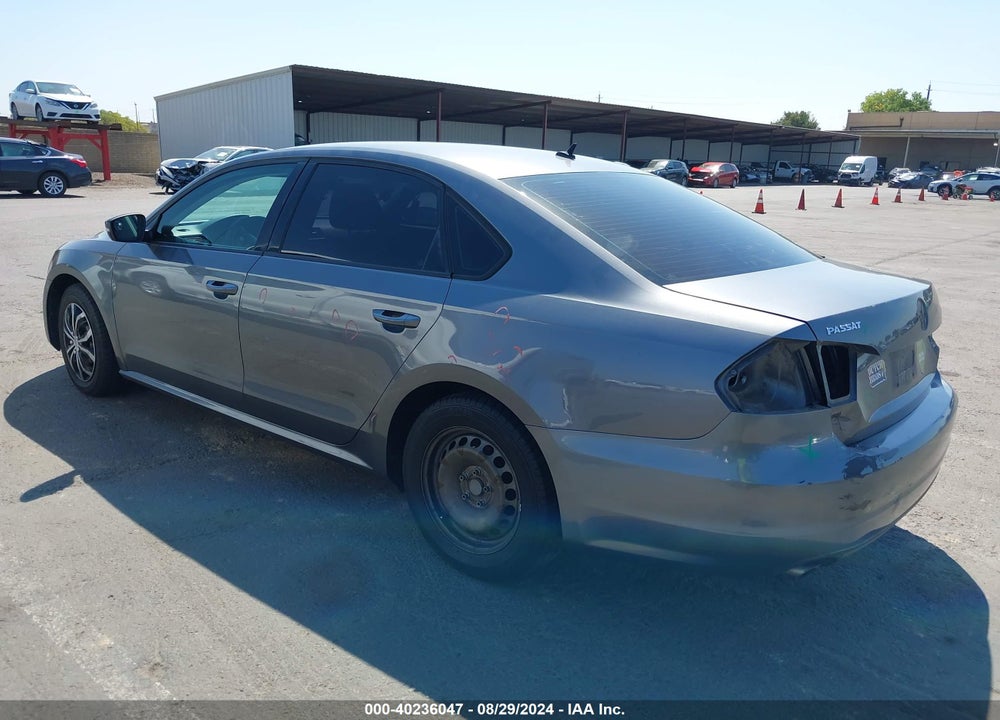 2013 VOLKSWAGEN PASSAT 2.5L S VIN: 1VWAP7A33DC071700