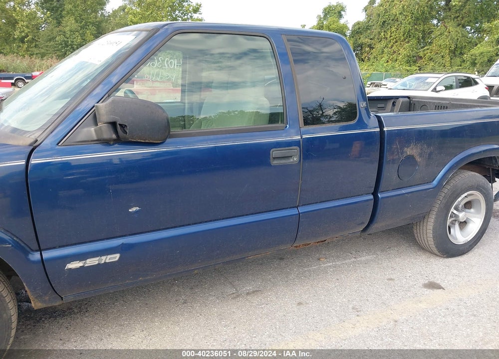 2002 CHEVROLET S-10 LS VIN: 1GCCS195X28142842