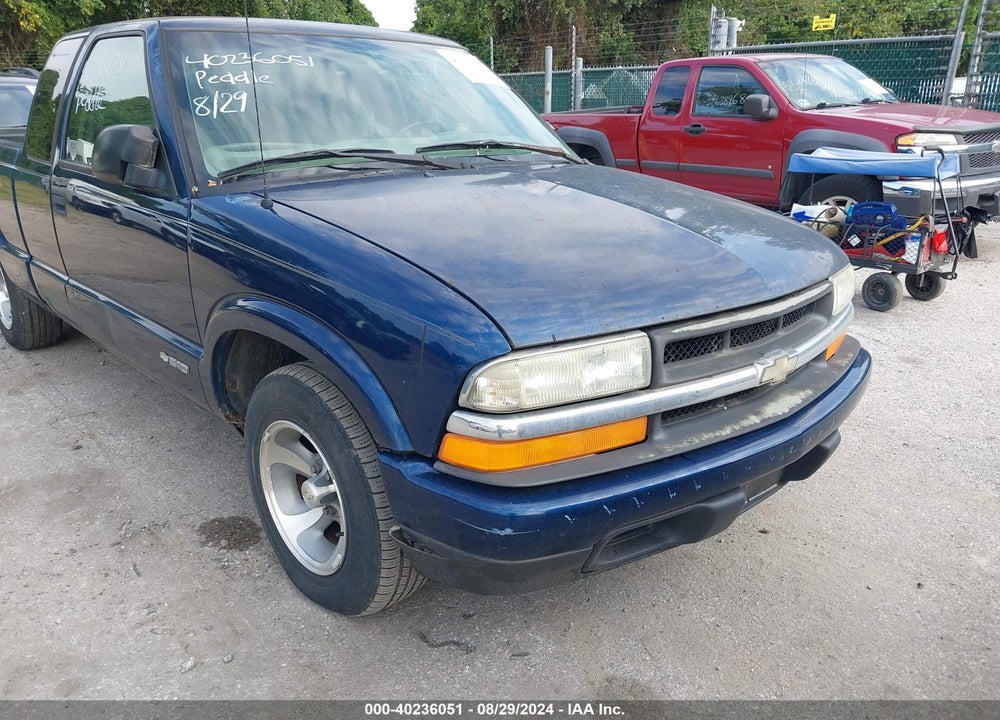 2002 CHEVROLET S-10 LS VIN: 1GCCS195X28142842