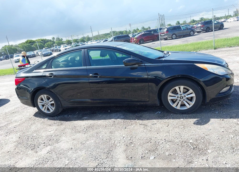 2013 HYUNDAI SONATA VIN: 5NPEB4AC4DH652676