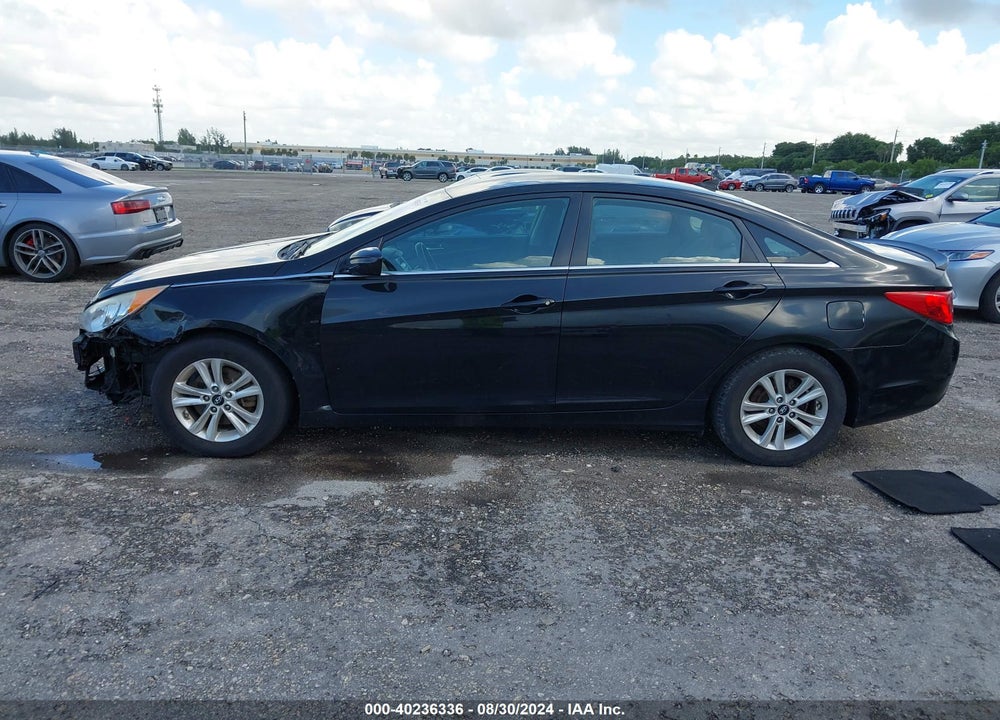 2013 HYUNDAI SONATA VIN: 5NPEB4AC4DH652676