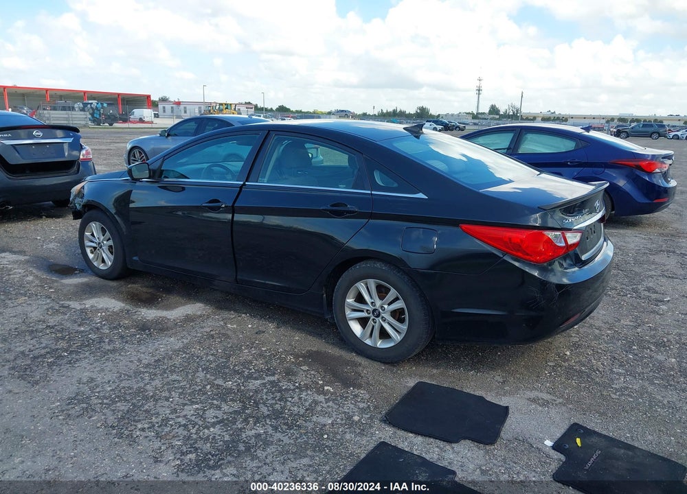 2013 HYUNDAI SONATA VIN: 5NPEB4AC4DH652676