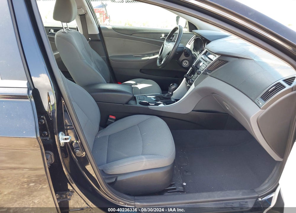 2013 HYUNDAI SONATA VIN: 5NPEB4AC4DH652676