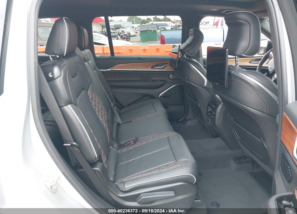 2023 JEEP GRAND CHEROKEE L SUMMIT RESERVE 4X4 VIN: 1C4RJKET0P8913047