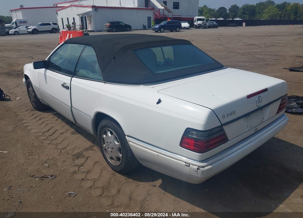 1995 MERCEDES-BENZ E 320 VIN: WDBEA66E7SC274188