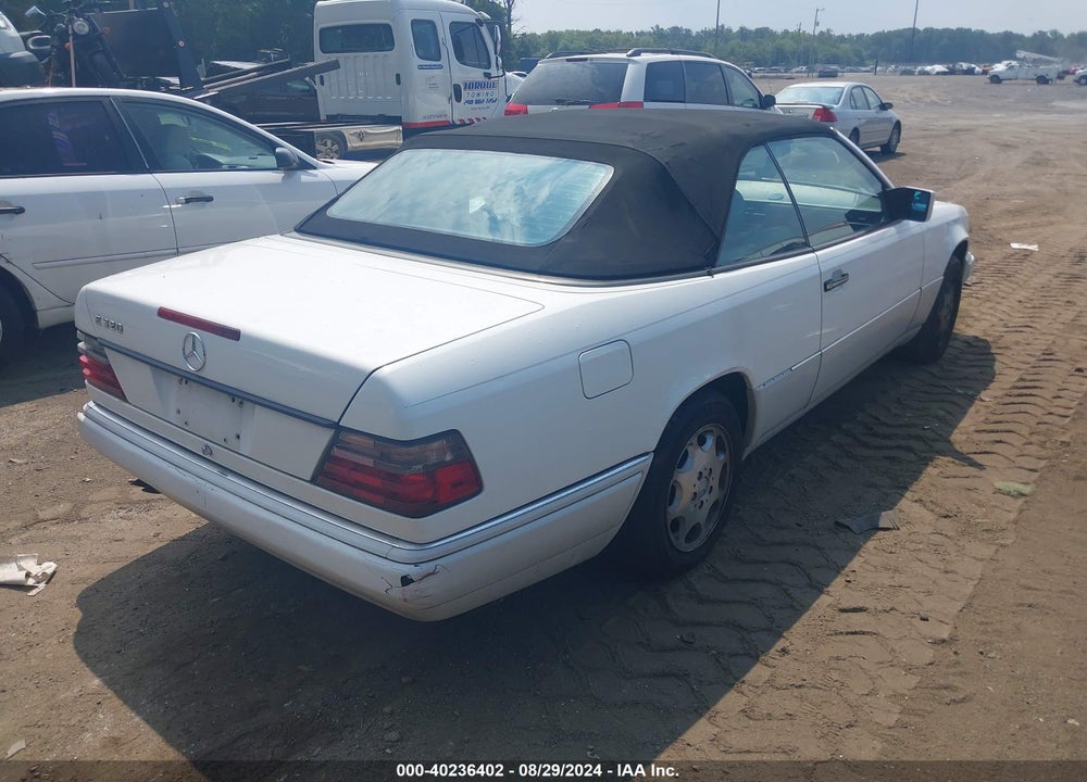 1995 MERCEDES-BENZ E 320 VIN: WDBEA66E7SC274188