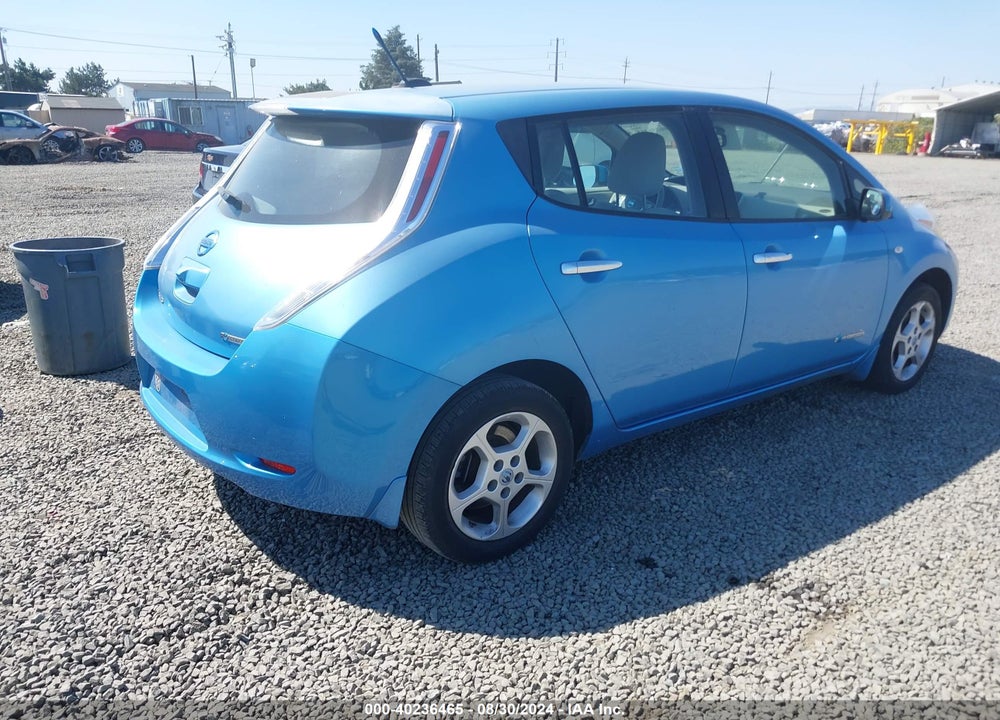 2011 NISSAN LEAF SL VIN: JN1AZ0CP3BT000968