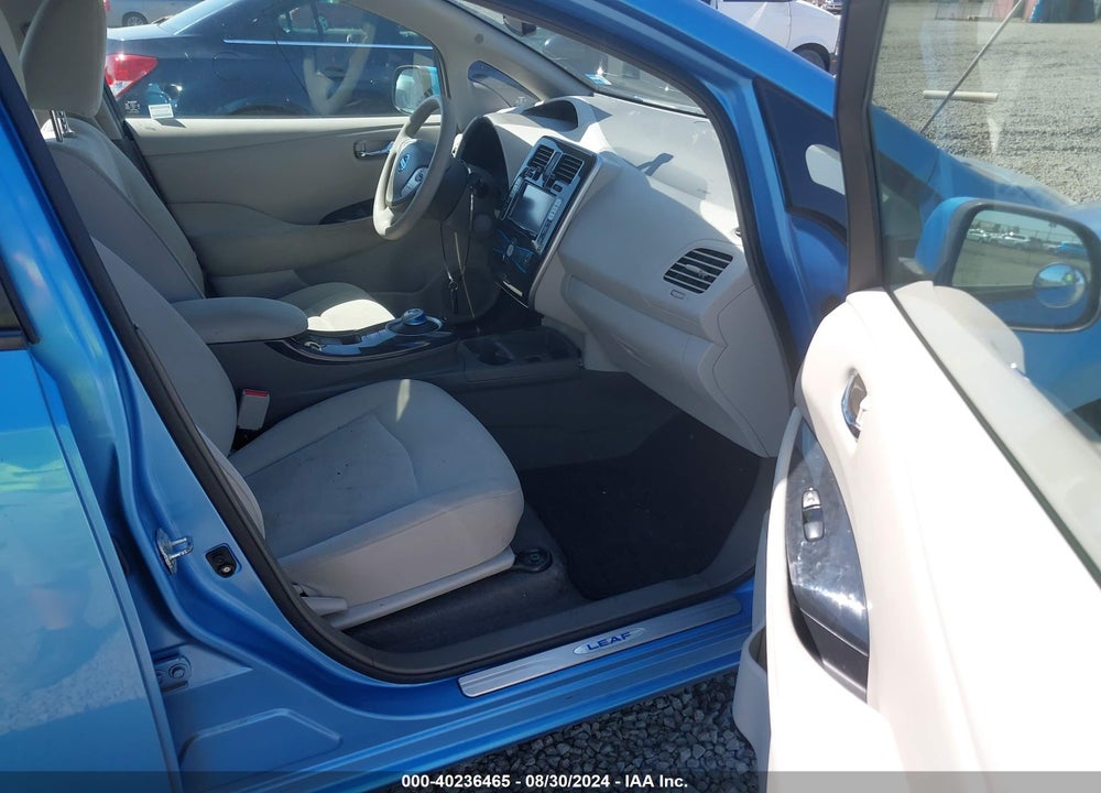 2011 NISSAN LEAF SL VIN: JN1AZ0CP3BT000968