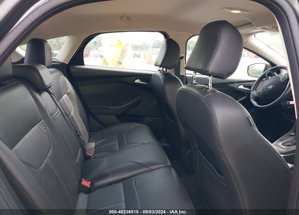 2015 FORD FOCUS SE VIN: 1FADP3K22FL254044