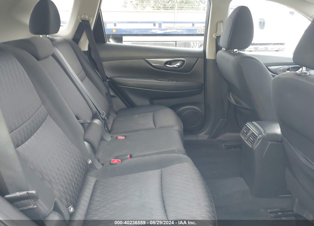 2018 NISSAN ROGUE S VIN: KNMAT2MT2JP582557