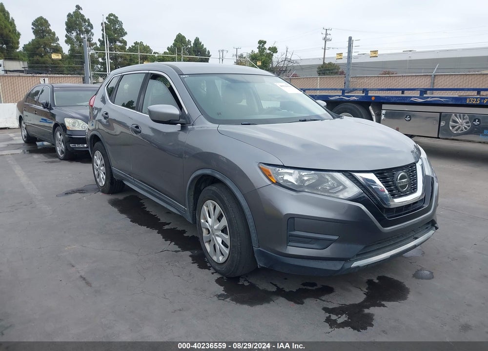 2018 NISSAN ROGUE S VIN: KNMAT2MT2JP582557