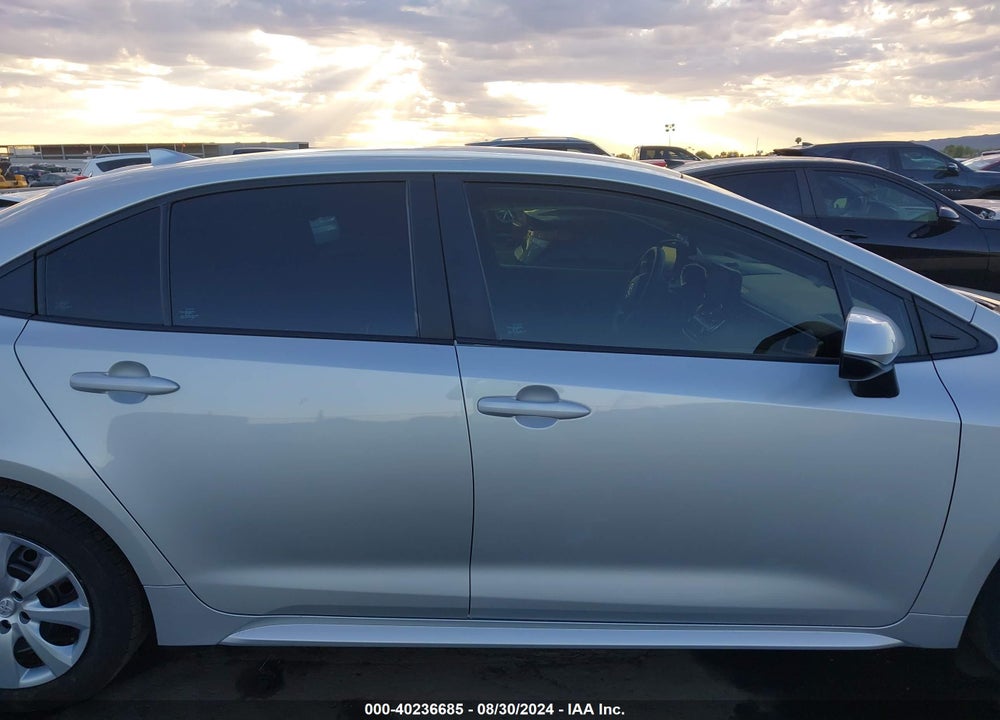 2022 TOYOTA COROLLA LE VIN: 5YFEPMAE6NP368330