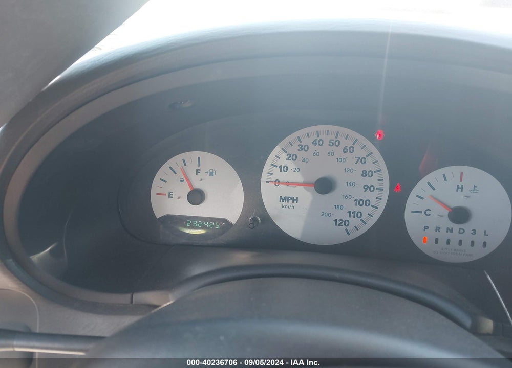 2006 CHRYSLER TOWN & COUNTRY VIN: 1A4GP45R36B620972