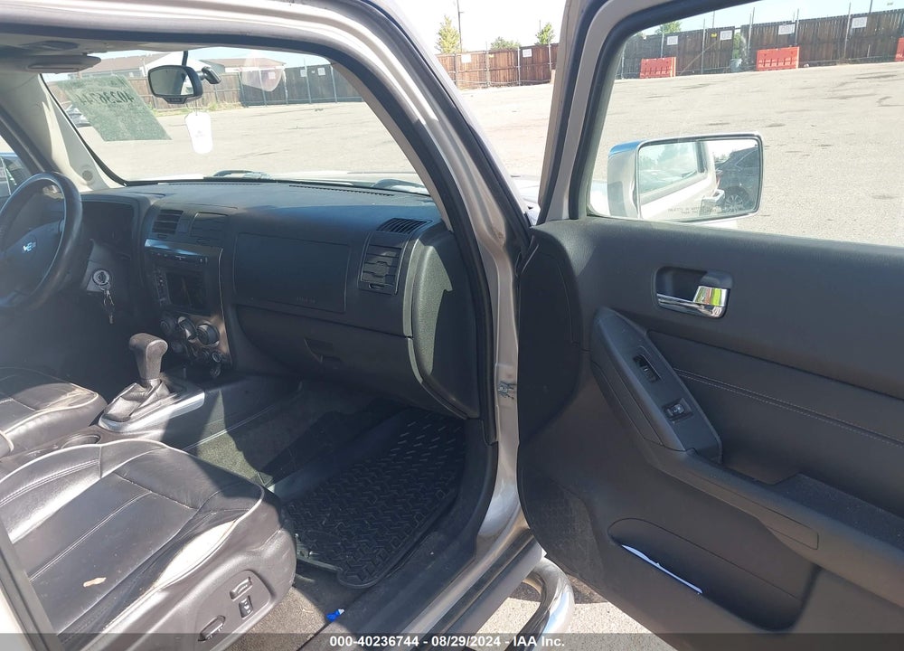 2007 HUMMER H3 SUV VIN: 5GTDN13E778206355