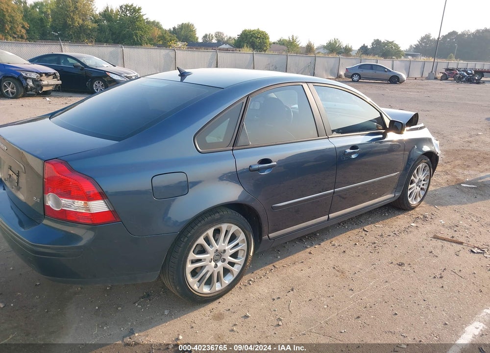 2005 VOLVO S40 2.4I VIN: YV1MS382052051863