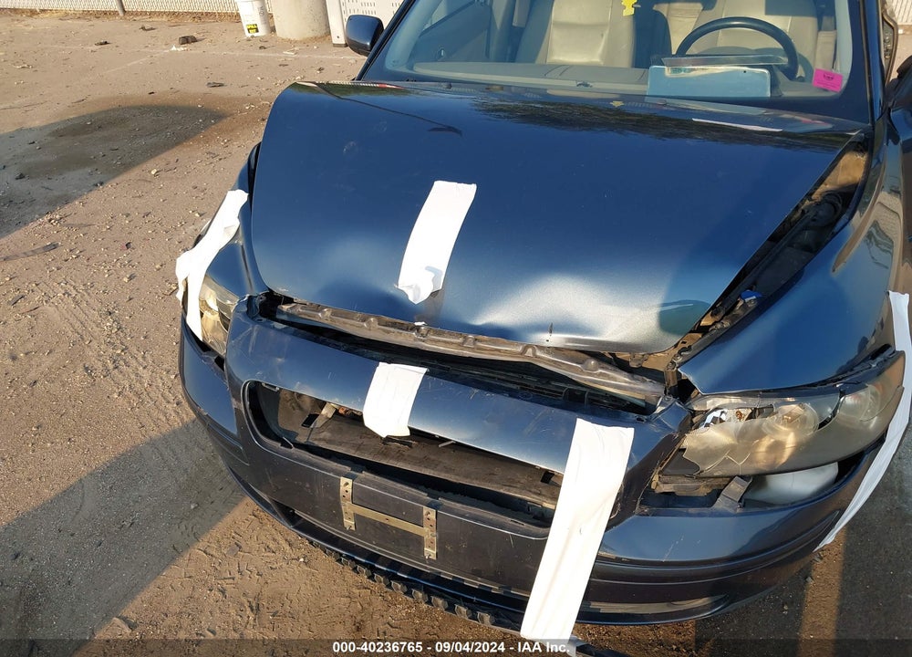 2005 VOLVO S40 2.4I VIN: YV1MS382052051863