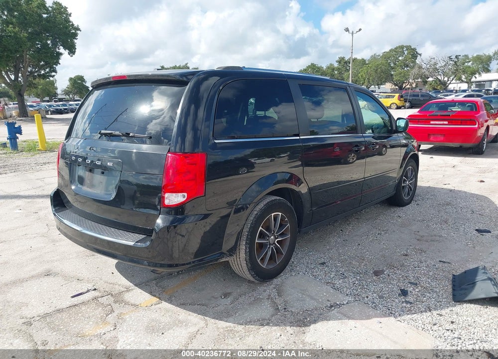 2017 DODGE GRAND CARAVAN SXT VIN: 2C4RDGCG0HR851827
